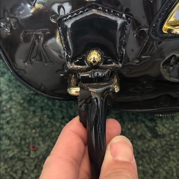 Vintage glossy monogram bag - Picture 8 of 17